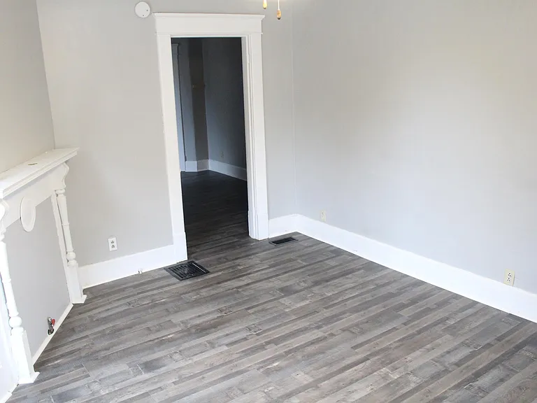 142 N Lancaster St — Photo 23