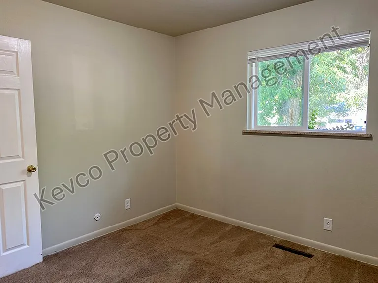1313 Fairview Dr — Photo 15