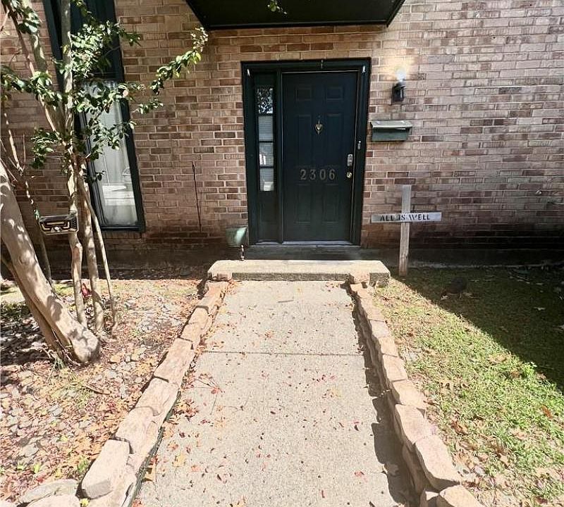 1st image of 2306 Lake St