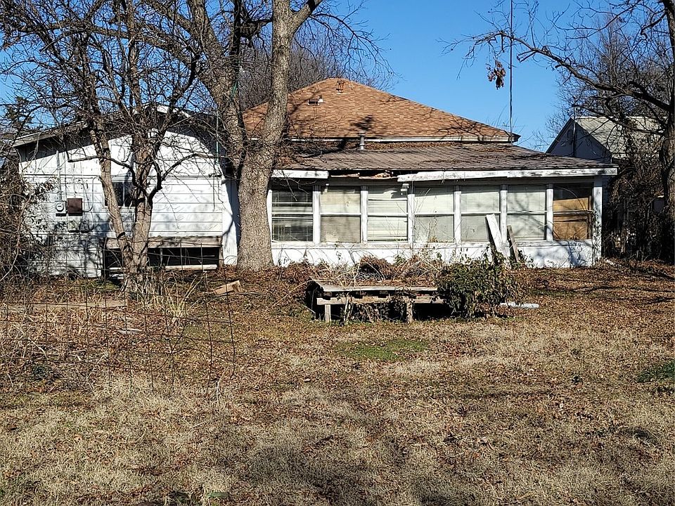 813 E Maple St, Cushing, OK 74023 MLS 2401345 Zillow
