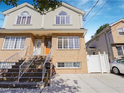 137 Hett Ave, Staten Island, NY, 10306
