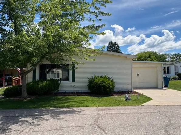 2831 Chickadee St, Rochester, MI 48309