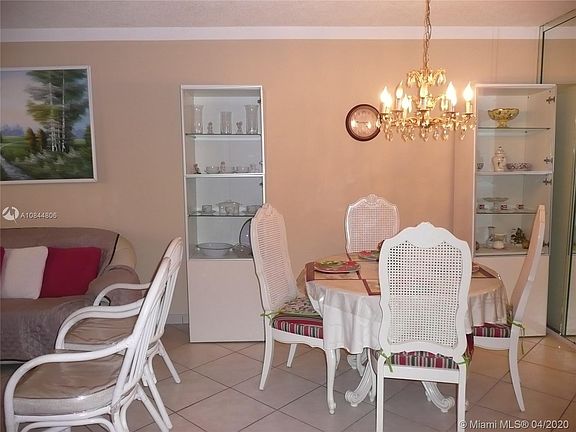 5th image of 17560 Atlantic Blvd APT 216