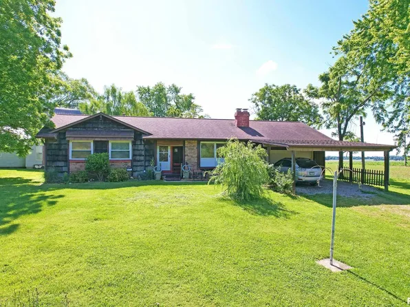 2916 Denison Rd, Saint Francisville, IL 62460