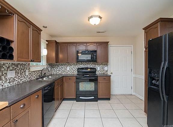 4th image of 4024 Mozart Ct