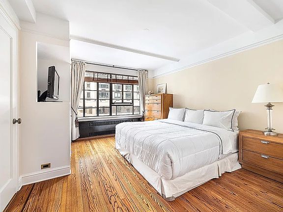 5th image of 110 E 87th St APT 9B