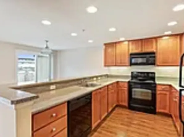 Pacific Properties, 3915 2nd Ave NE #56f8fb4d4, Seattle, WA 98105