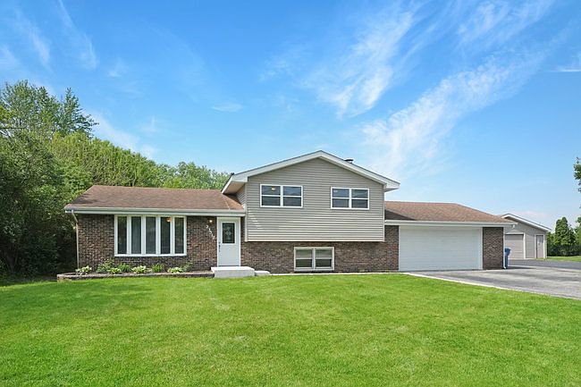 1st image of 23517 W Gagne Ln