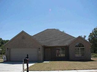 2599 Shadow Crest Dr, Fayetteville, AR 72704