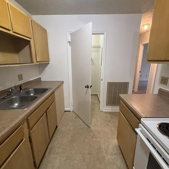 305 Farside Dr #1 — Photo 10