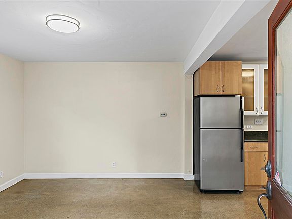3rd image of 1414 Harmon St