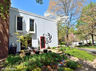 1610 Wainwright Dr, Reston, VA 20190