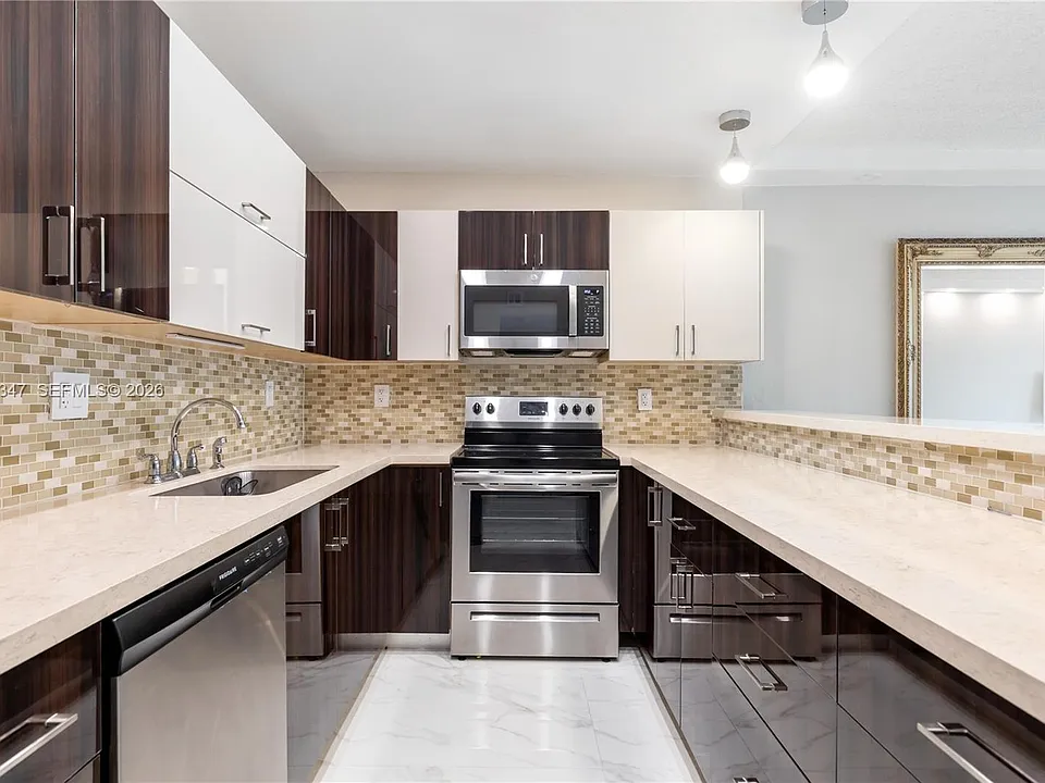 19380 Collins Ave #507