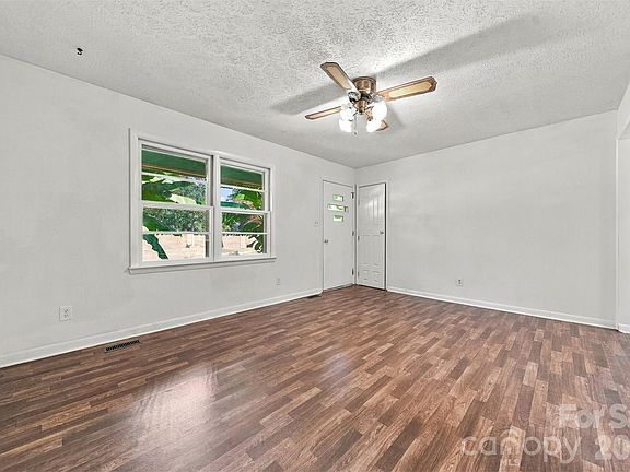 5th image of 3490 Greentree Acres Rd