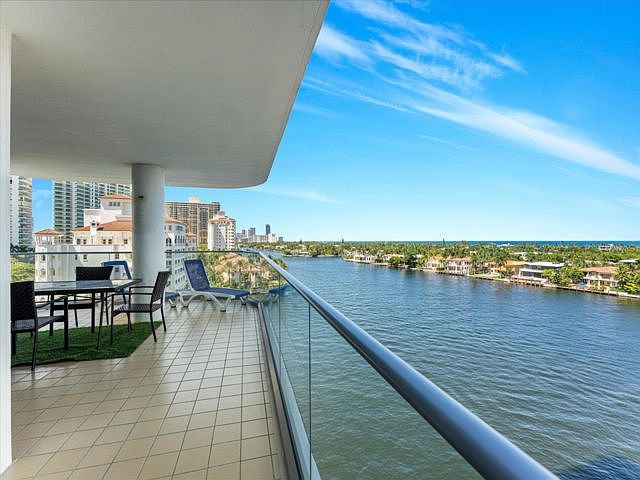 1st image of 19707 Turnberry Way APT 9J