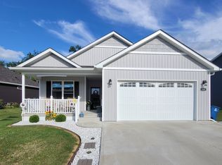 133 Woods Edge Blvd E, Greencastle, IN
