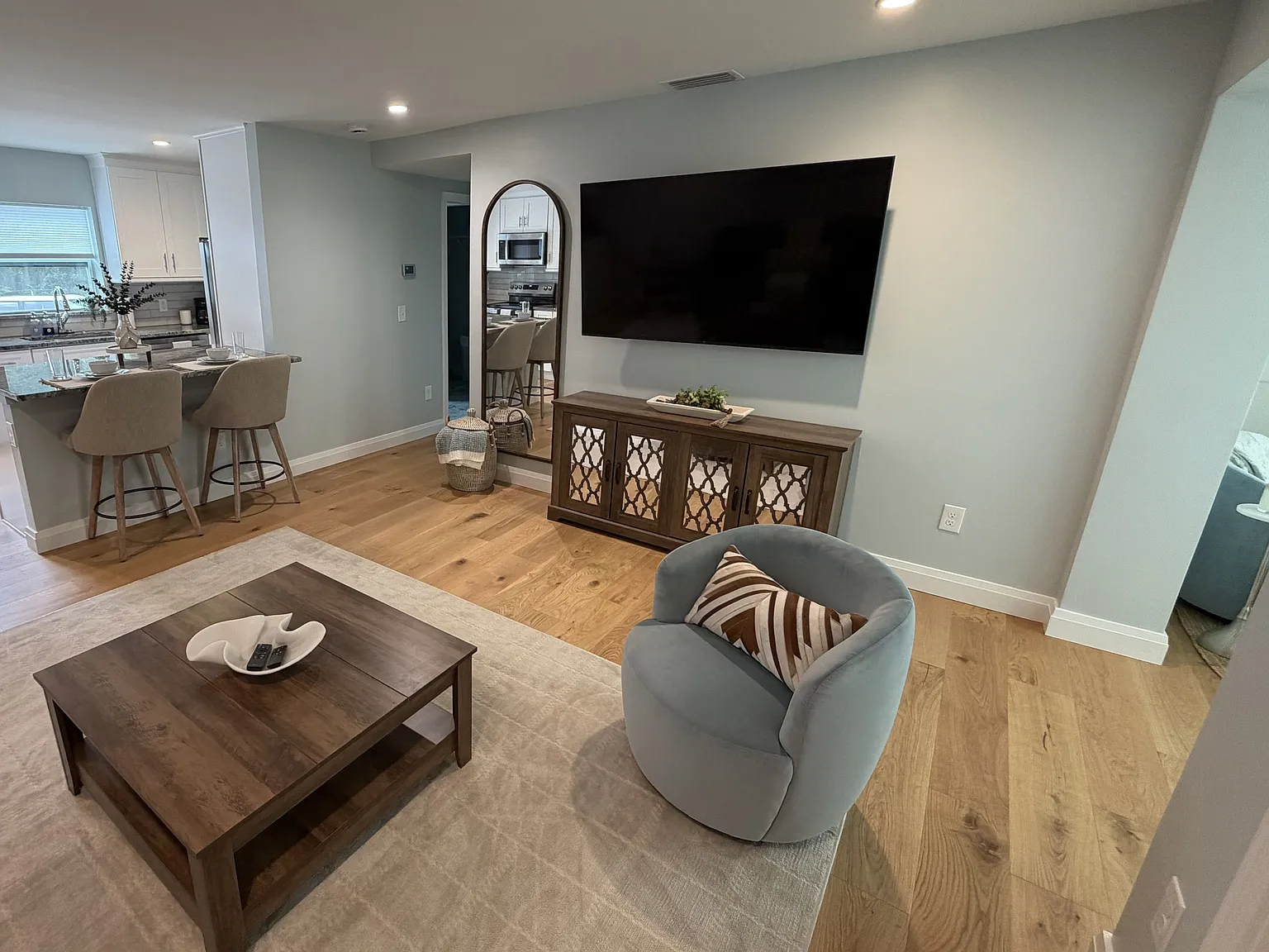 1 bed, 582 sqft, $2,300 — Photo 2