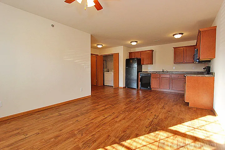514 Olive St — Photo 4
