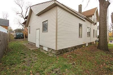 3rd image of 845 Hovey St SW