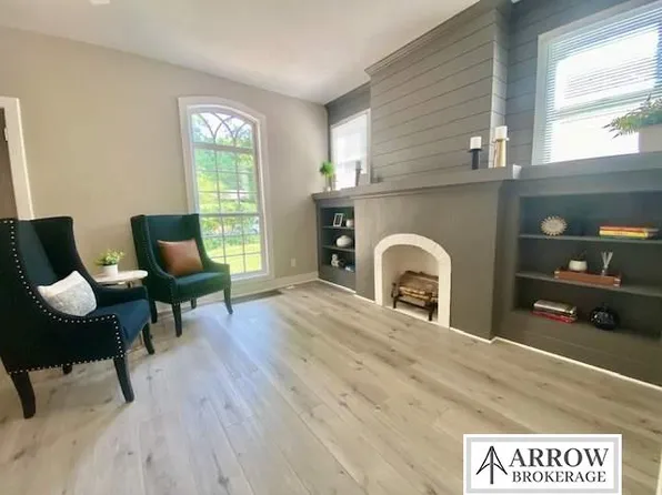 7017 Dudley St, Lincoln, NE 68505