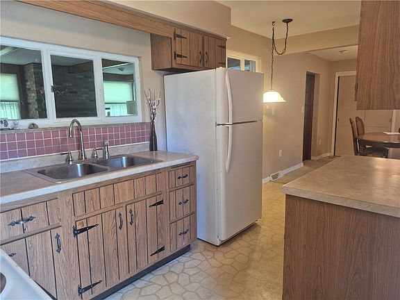 5th image of 49 Millersdale Rd