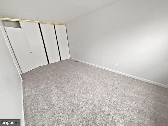 5th image of 9731 Hagel Cir
