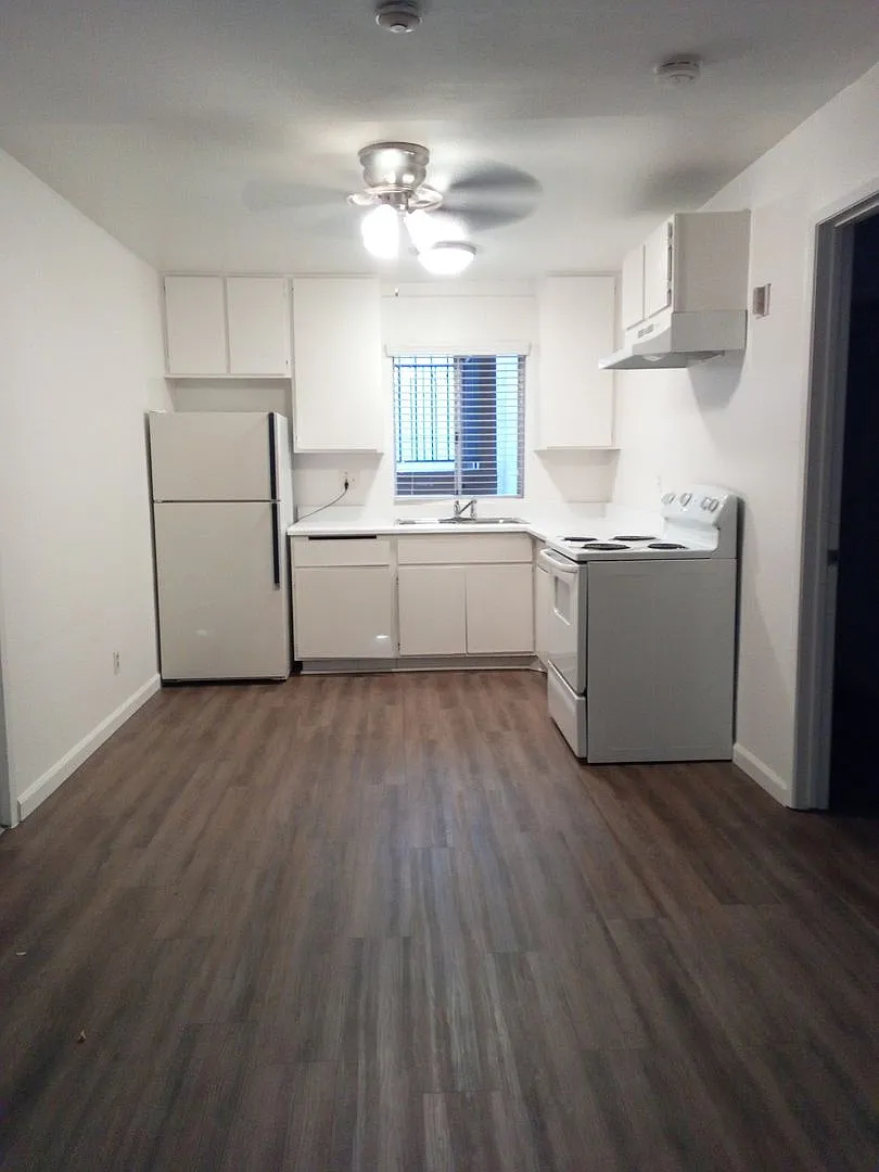 r4155 — Photo 1