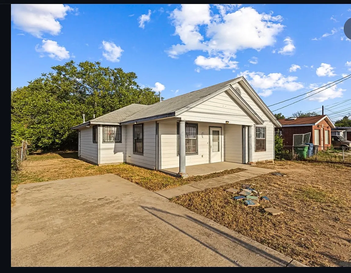 2 bed, 840 sqft, $1,350 — Photo 1