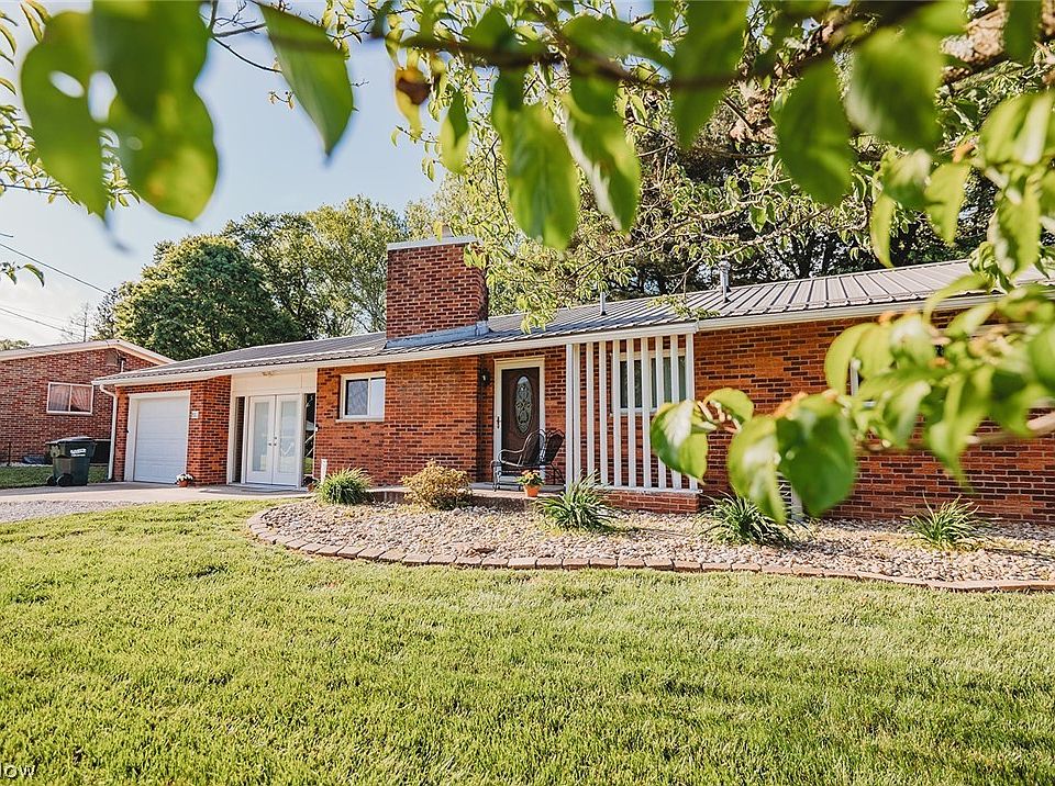 1st image of 301 Bohl Dr