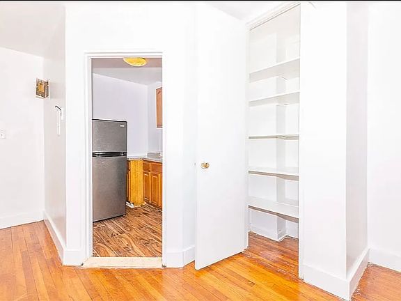 4th image of 271 Clarkson Ave #228