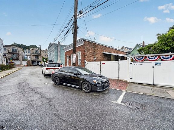 4th image of 1457 52Nd St