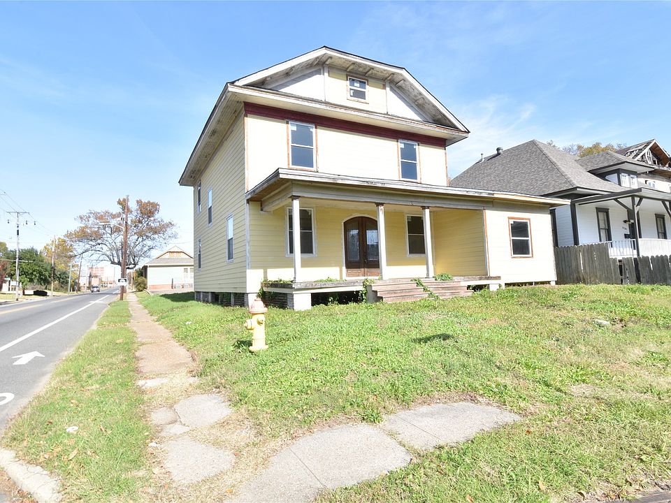 2nd image of 1134 College St