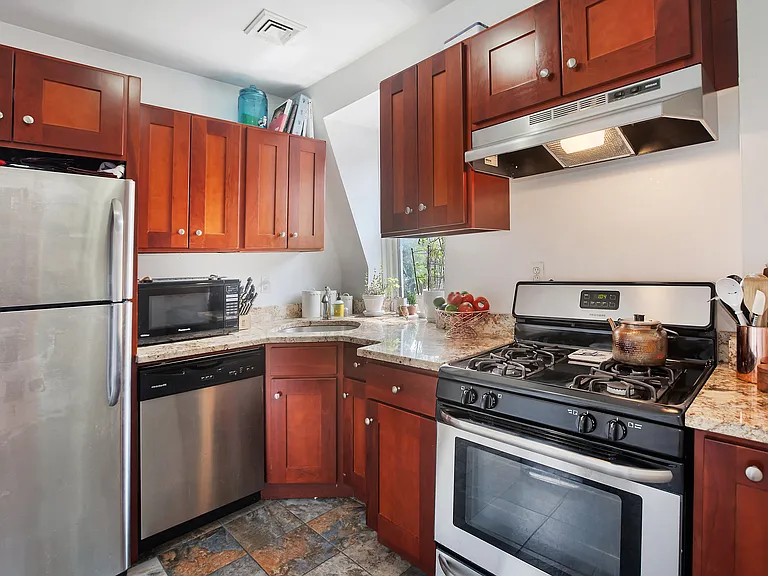 457 Clinton Ave #3A — Photo 3