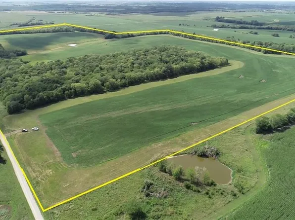 Cord Ave, Trenton, MO 64683