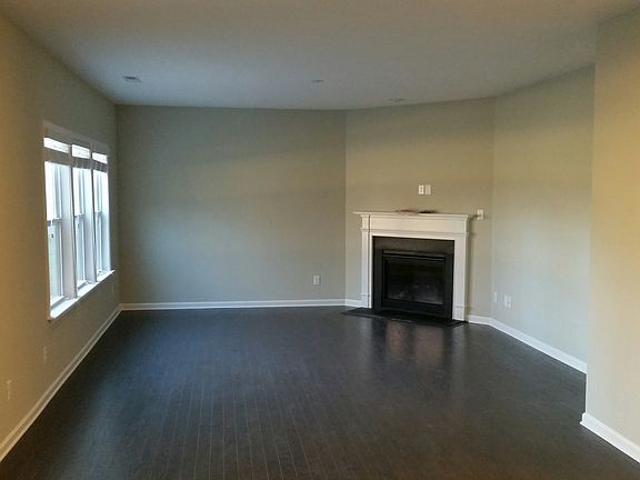 4th image of 250 Heathwood Dr