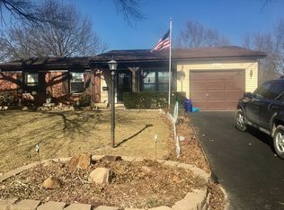 4810 Sandy Ct, Alton, IL 62002