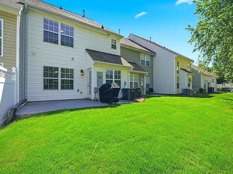 11112 Saintsbury Pl — Photo 43