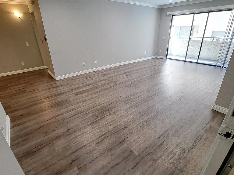 5718 Camellia Ave #107 — Photo 2