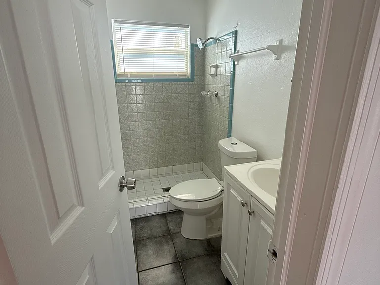 3049 2nd St #2 — Photo 7
