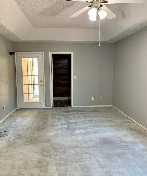 6078 N Hazel Ave — Photo 6