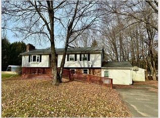 108 Hendrick St, Easthampton, MA 01027
