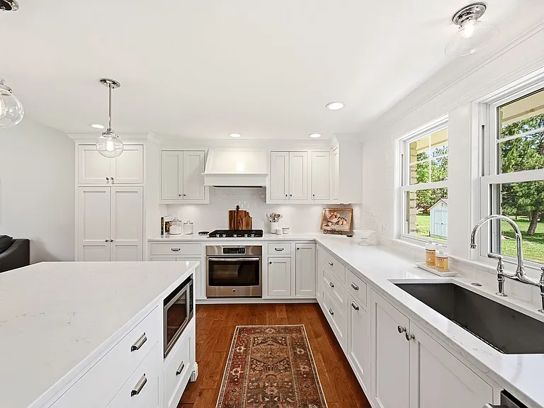 516 Country Ln — Photo 11