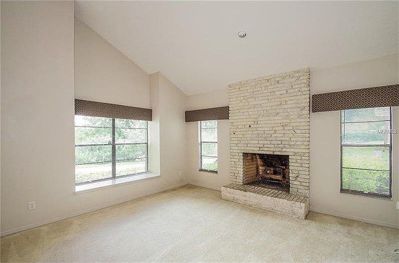 living room-lakeviews