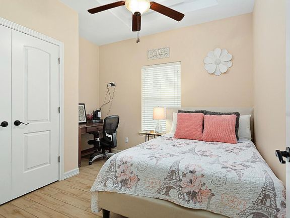 2nd image of 205 S 1st Ave #205