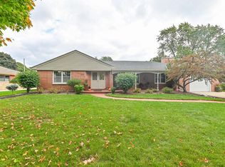 3134 N 105th St, Wauwatosa, WI 53222