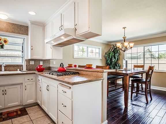 4th image of 6639 Michelson St
