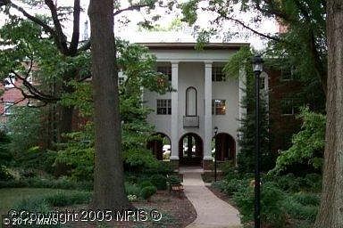 2nd image of 2101 N Taft St APT 121