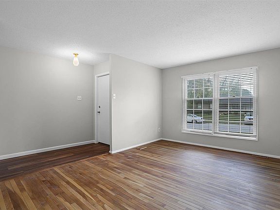 3rd image of 11584 Altozano Ln