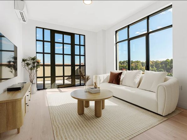 875 4th Ave APT 811