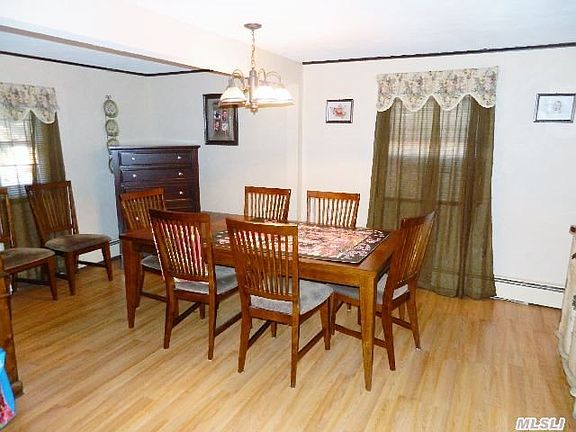 5th image of 21 Dorchester Rd
